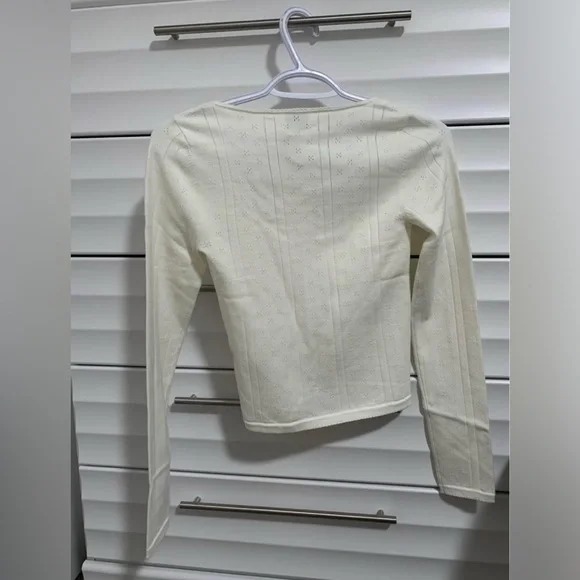 🤍 Aritzia - Sunday Best Francis Top - Picture 2 of 3